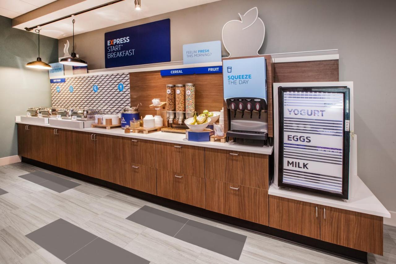Holiday Inn Express & Suites - Springdale - Fayetteville Area Bagian luar foto