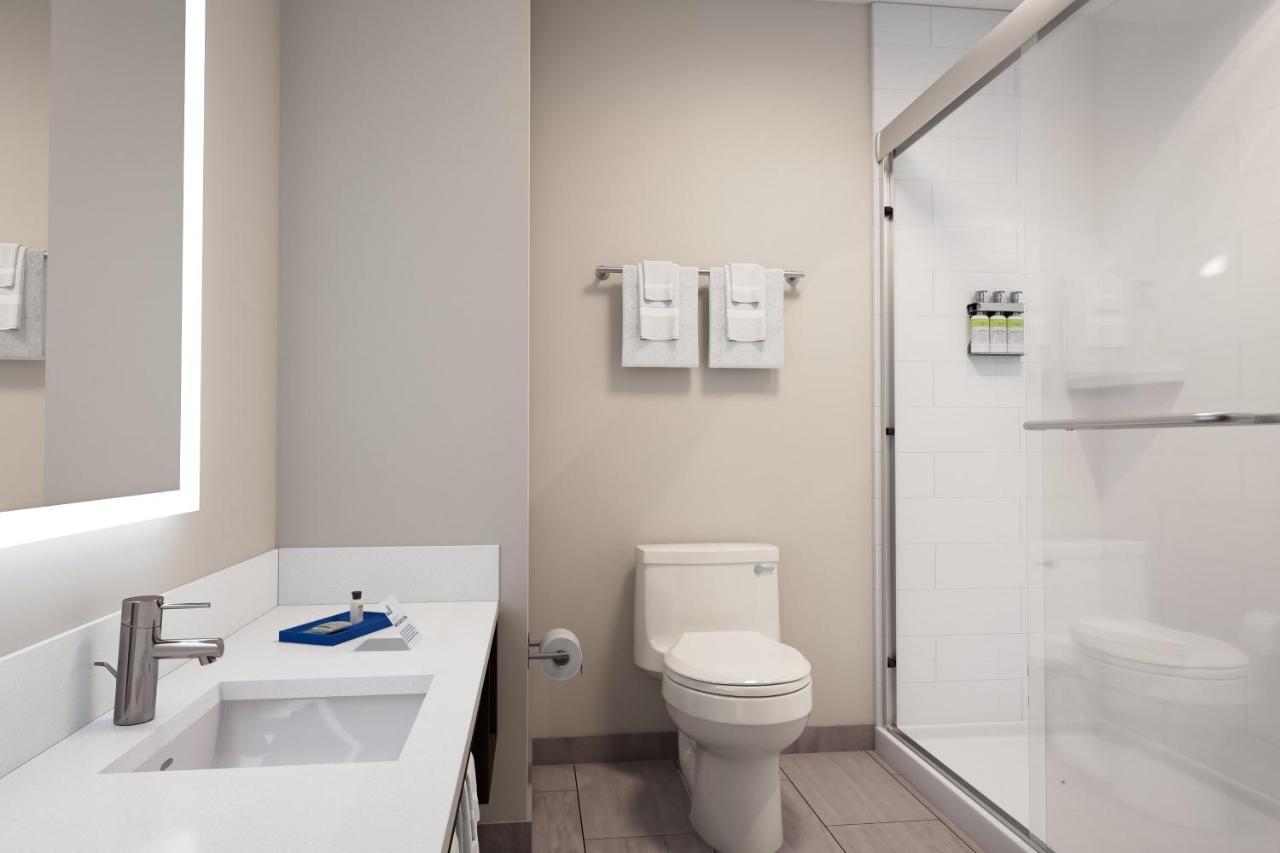 Holiday Inn Express & Suites - Springdale - Fayetteville Area Bagian luar foto
