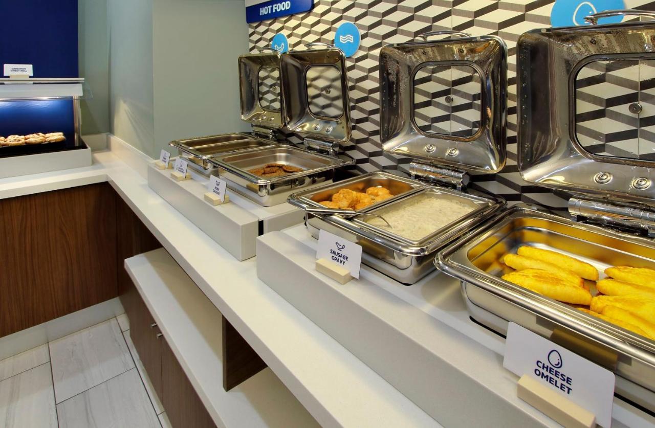 Holiday Inn Express & Suites - Springdale - Fayetteville Area Bagian luar foto