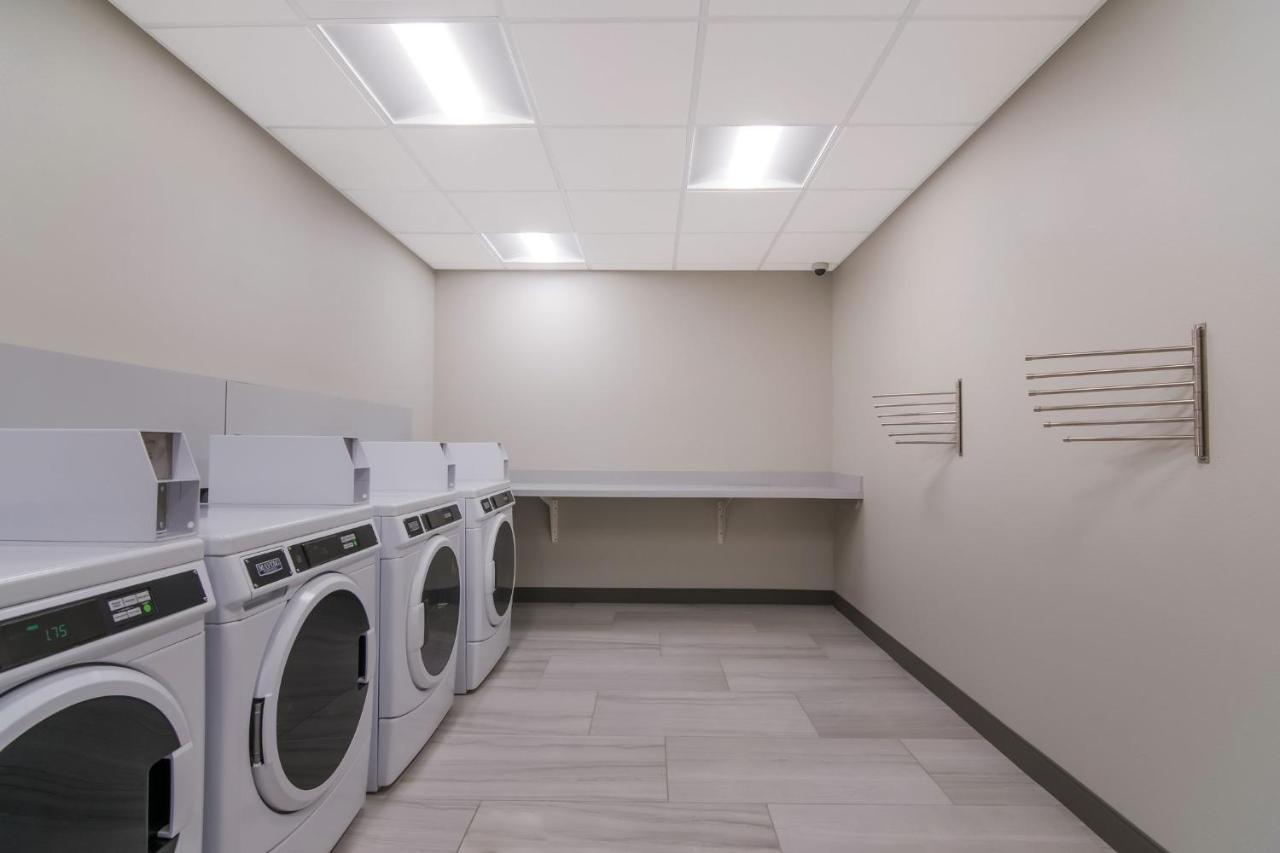 Holiday Inn Express & Suites - Springdale - Fayetteville Area Bagian luar foto