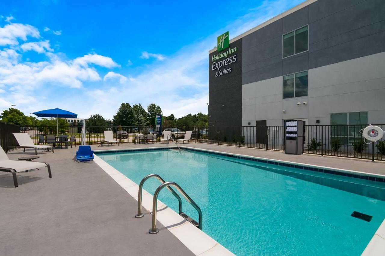 Holiday Inn Express & Suites - Springdale - Fayetteville Area Bagian luar foto