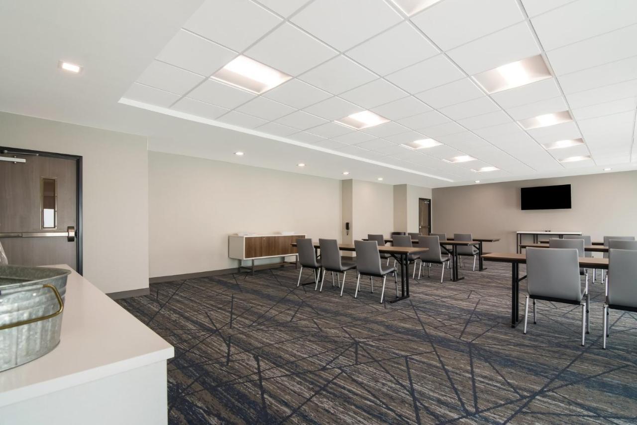 Holiday Inn Express & Suites - Springdale - Fayetteville Area Bagian luar foto