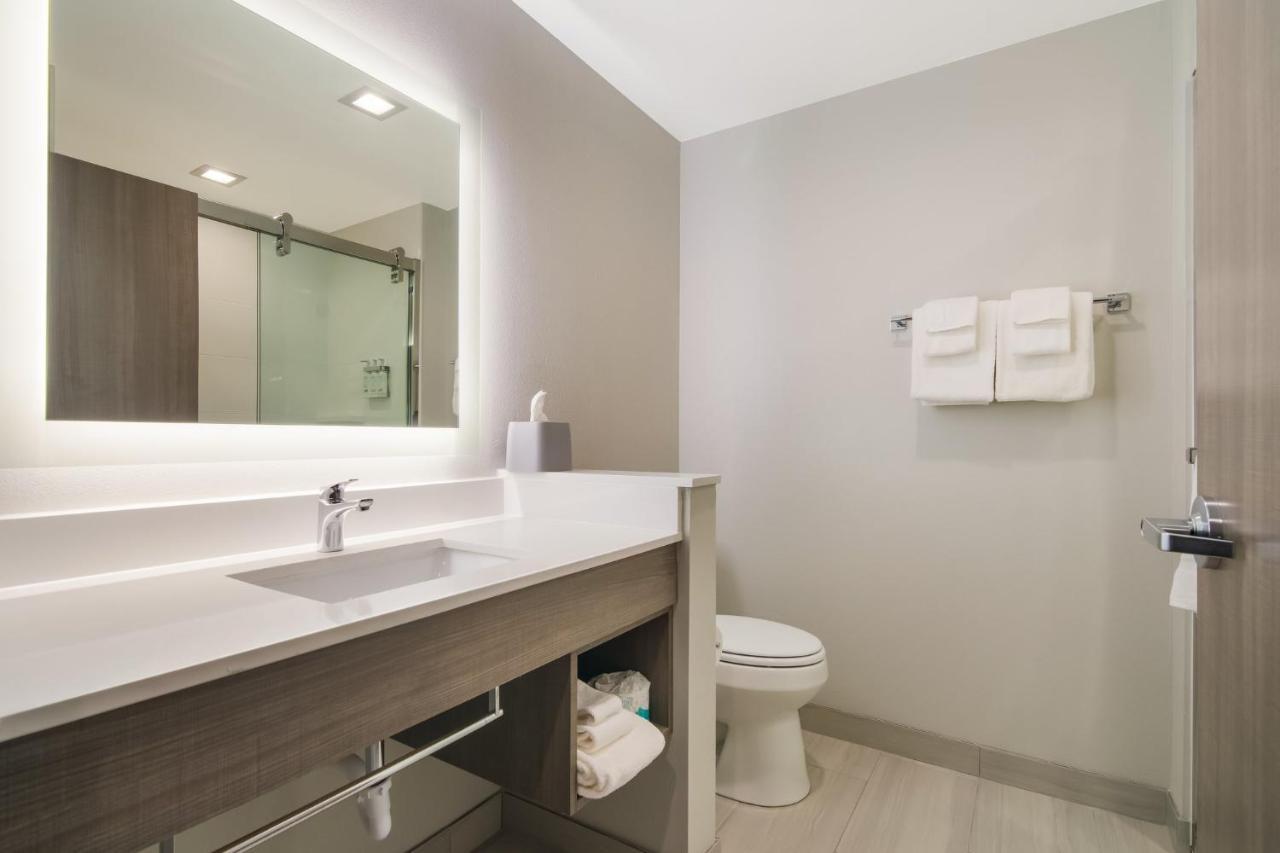 Holiday Inn Express & Suites - Springdale - Fayetteville Area Bagian luar foto