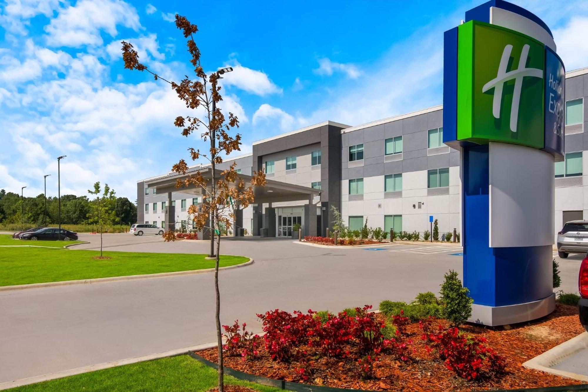 Holiday Inn Express & Suites - Springdale - Fayetteville Area Bagian luar foto