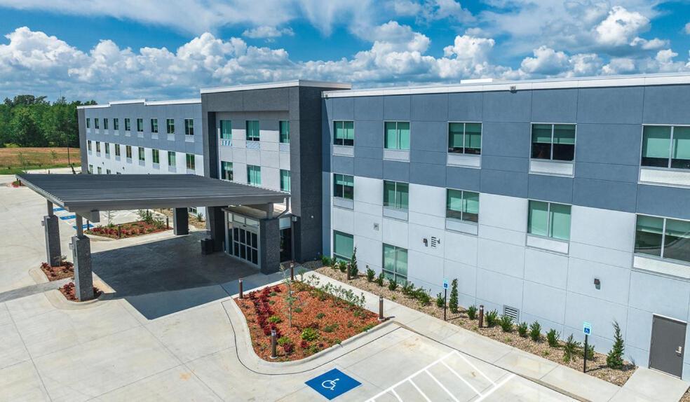 Holiday Inn Express & Suites - Springdale - Fayetteville Area Bagian luar foto